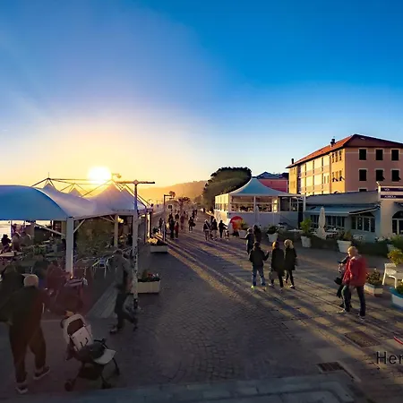 Sea 3 Min Away - Free Park - Trains 8 Min - Air Conditioner *