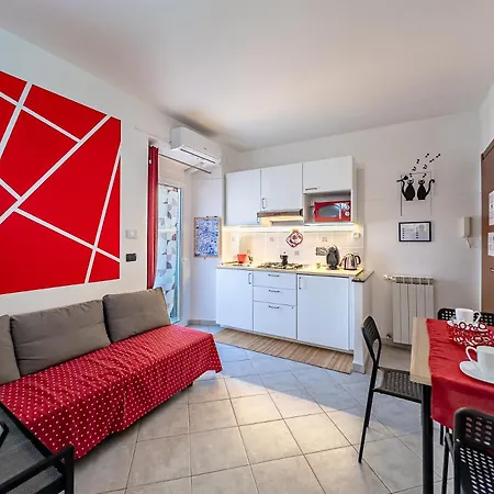 Sea 3 Min Away - Free Park - Trains 8 Min - Air Conditioner Albisola Superiore