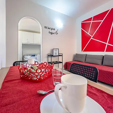 Mare A 3 Min - Treni A 8 Min - Ac - Free Wifi Apartament