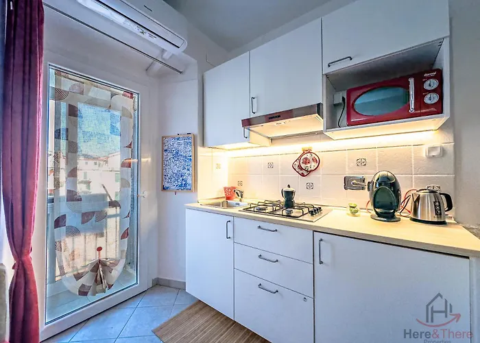 Mare A 3 Min - Treni A 8 Min - Ac - Free Wifi Apartment *
